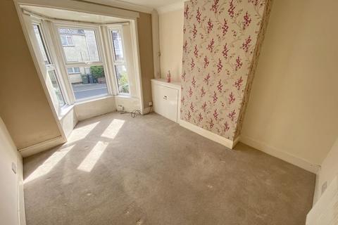 3 bedroom terraced house to rent, Hunnyhill, Newport