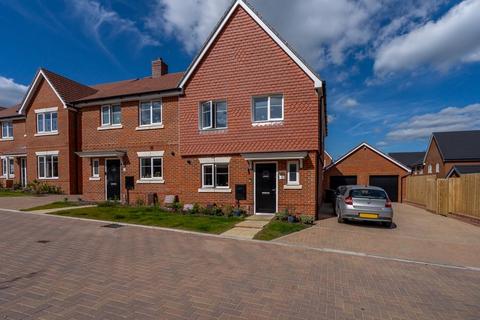 3 bedroom semi-detached house for sale, The Rew, Chichester