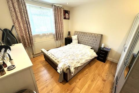 2 bedroom maisonette for sale, Windsor Close, Northwood