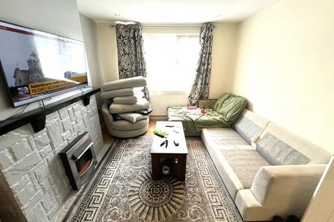 34 Windsor Close, Northwood, HA6 1PE