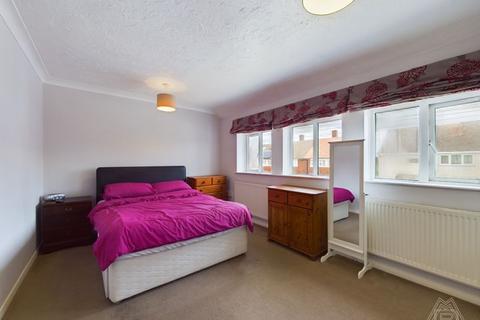 2 bedroom end of terrace house for sale, Tamar Drive, South Ockendon