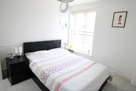 2 bedroom flat to rent, Berberis House, Highfield Road, Feltham TW13