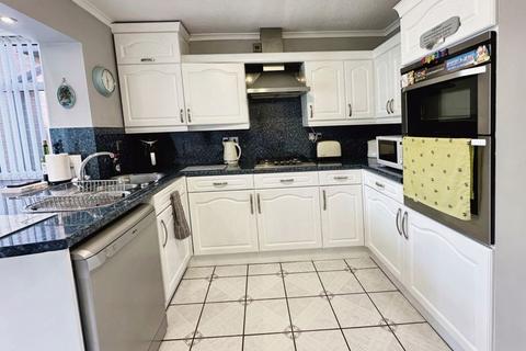 10 Berkeley Crescent, Radcliffe, Manchester, M26 3TR