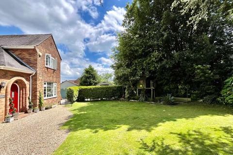 3 bedroom detached house for sale, Sopers Field, Chard, Somerset TA20