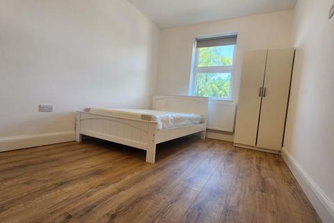 Property to rent, Hertford Road, Enfield EN3