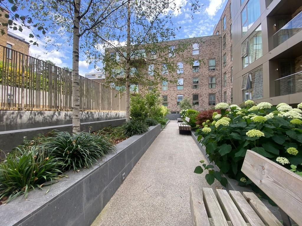 Apartment in London - View 2