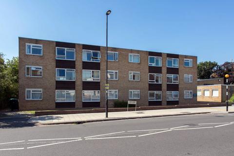 2 bedroom flat to rent, Neville Court