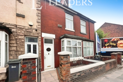 2 bedroom terraced house to rent, King Street; Fenton; ST4