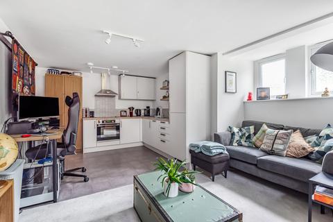 1 bedroom apartment to rent, Totteridge Avenue