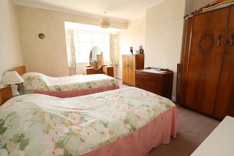 17 Hollowgate, Barnburgh, Doncaster, DN5 7HB