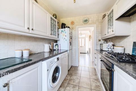 148 Carlton Road, Romford, RM2 5BD