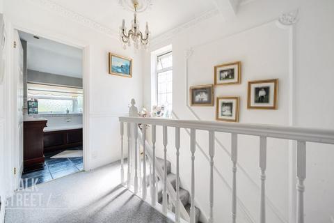 148 Carlton Road, Romford, RM2 5BD