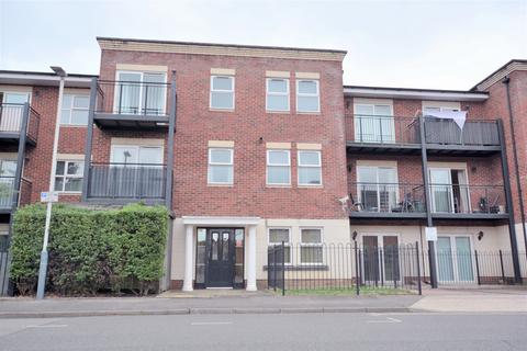 1 bedroom apartment to rent, Blythe Wood Court, Uxbridge