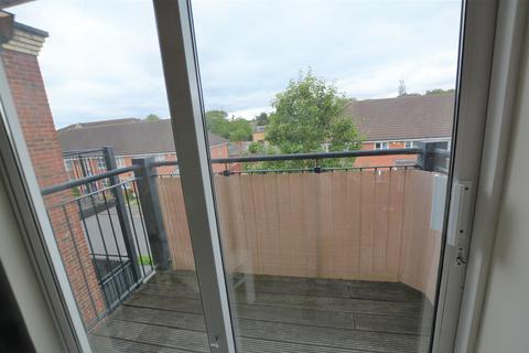 1 bedroom apartment to rent, Blythe Wood Court, Uxbridge