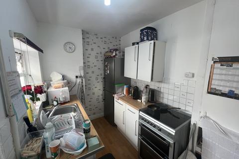 2 bedroom terraced house to rent, Pittar Street