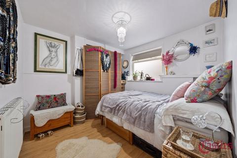 1 bedroom apartment for sale, Ferme Park Road, N8