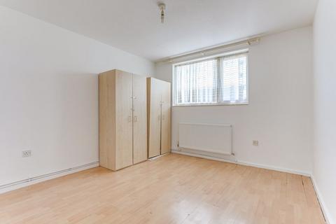 1 bedroom flat for sale, Sherborne Avenue, Enfield