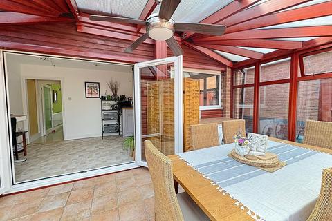 20 Forge Road, Kenilworth, CV8 2HR