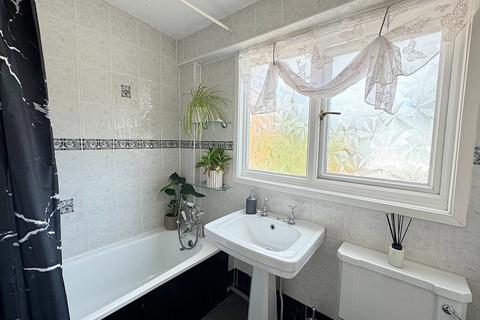 20 Forge Road, Kenilworth, CV8 2HR