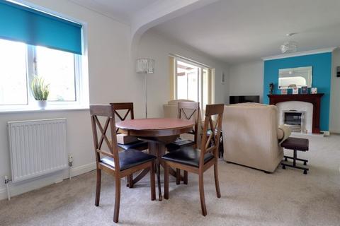 29 Beechfield Drive, Stafford, ST17 0YH