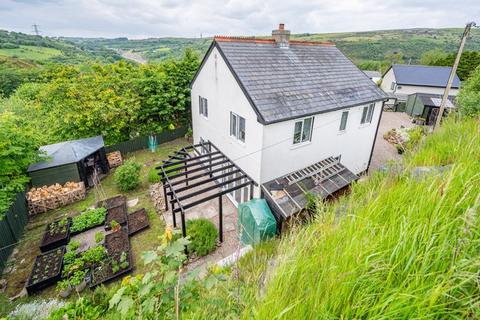 3 bedroom detached house for sale, Darenfelin, Abergavenny NP7