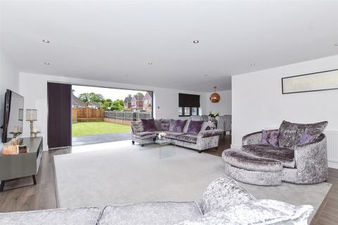 4 bedroom semi-detached house for sale, Mill Street, East Malling, West Malling, Kent