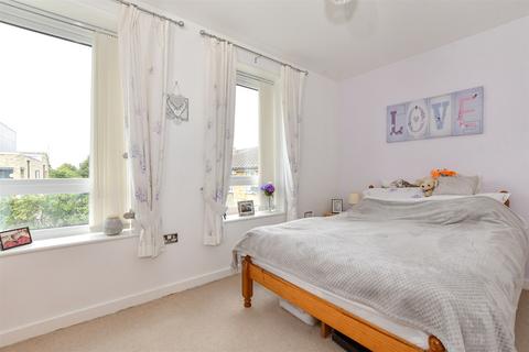 60 Titley Close, London, E4 8PL