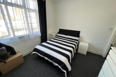 1 bedroom flat to rent, Hertford Road, EN3