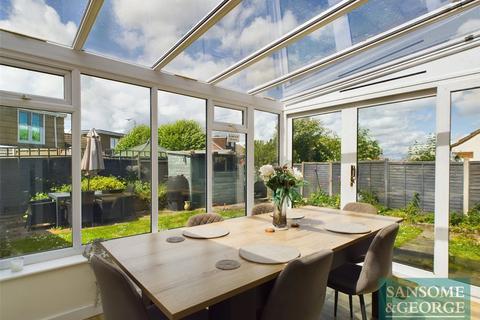 2 Bow Gardens, Sherfield On Loddon, Hook, RG27 0EH