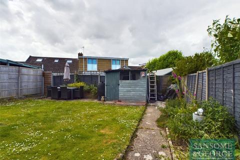 2 Bow Gardens, Sherfield On Loddon, Hook, RG27 0EH