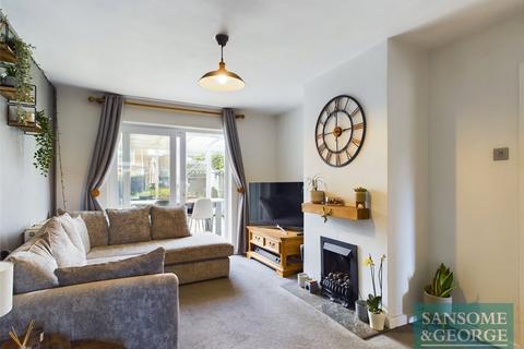 2 Bow Gardens, Sherfield On Loddon, Hook, RG27 0EH