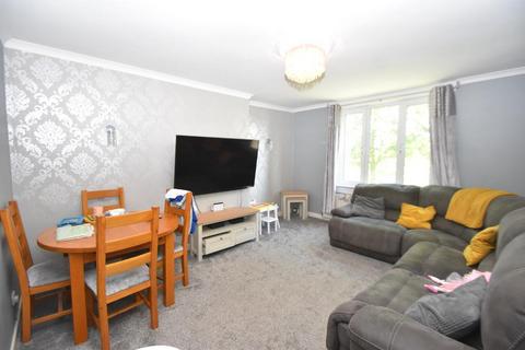 4 bedroom flat for sale, Lochend Avenue, Gartcosh, G69 8BQ