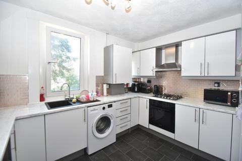 4 bedroom flat for sale, Lochend Avenue, Gartcosh, G69 8BQ