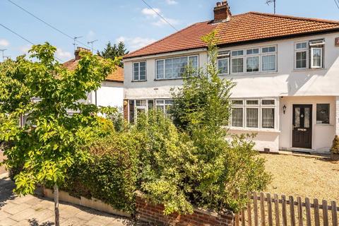 3 bedroom semi-detached house to rent, Edgware HA8