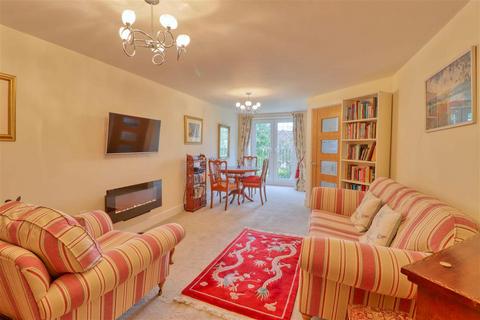 2 bedroom apartment for sale, Frinton on Sea CO13