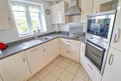 2 bedroom apartment for sale, Frinton on Sea CO13