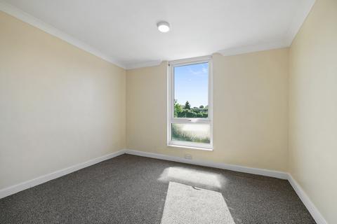 20 Aluric Close, Grays, RM16 4NB