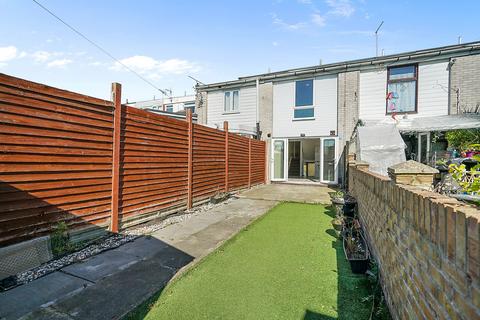 20 Aluric Close, Grays, RM16 4NB