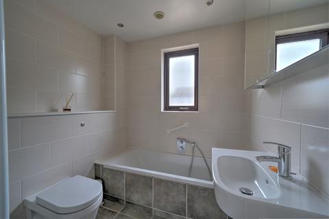 36 Brook Meadow, South Molton, EX36 4BN