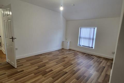 1 bedroom apartment to rent, Flat ,  Kremlin Drive, Liverpool