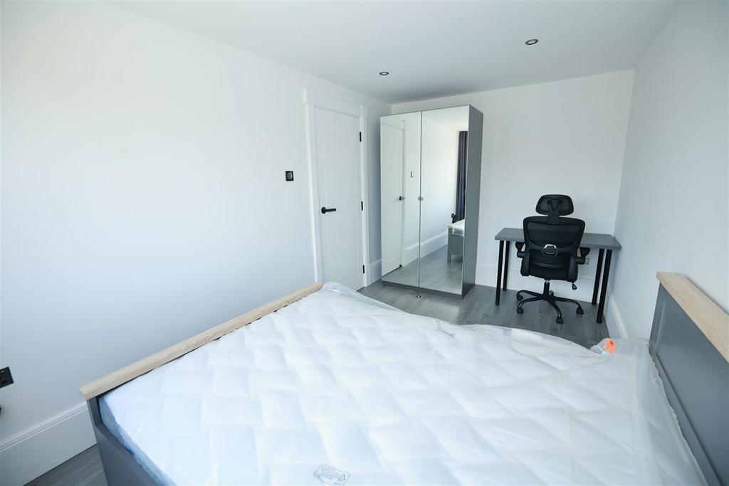 R6  2222.jpg