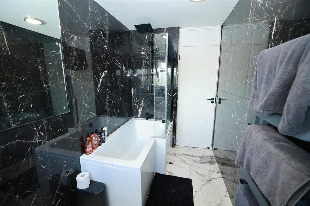 R6  2233.jpg