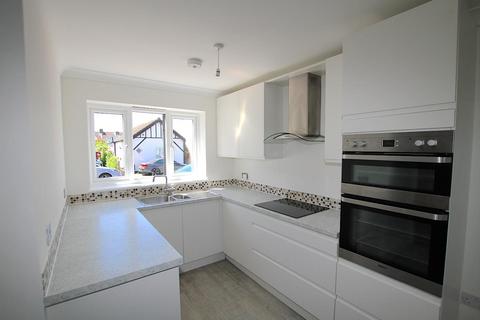 2 bedroom detached house for sale, Southsea Avenue, Leigh-On-Sea