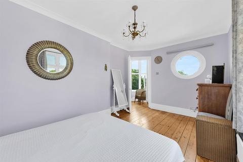 38d Madeira Avenue, Bromley, BR1 4AY