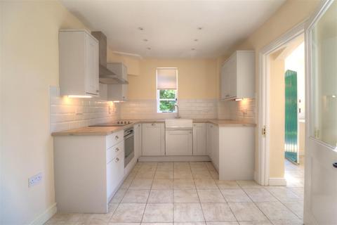 2 bedroom semi-detached house to rent, Walton, Warwickshire