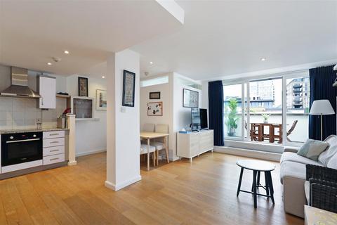 3 bedroom penthouse for sale, Point Pleasant, London