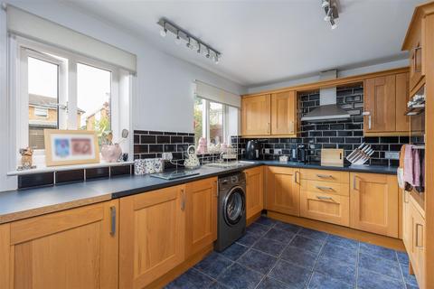16 Field View, Norton, Malton, YO17 9AZ
