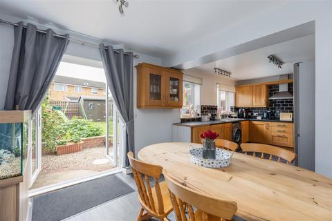 16 Field View, Norton, Malton, YO17 9AZ