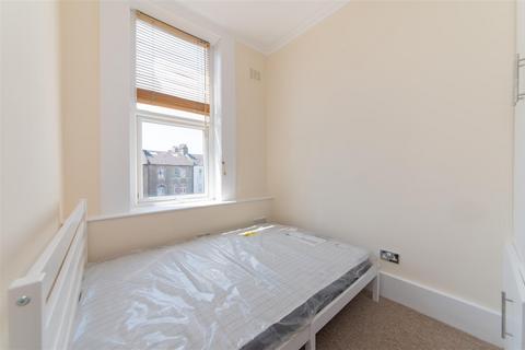 2 bedroom flat for sale, Finchley Lane, Hendon, London