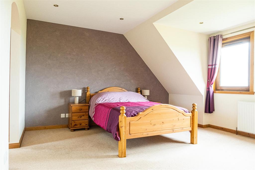 Principal bedroom